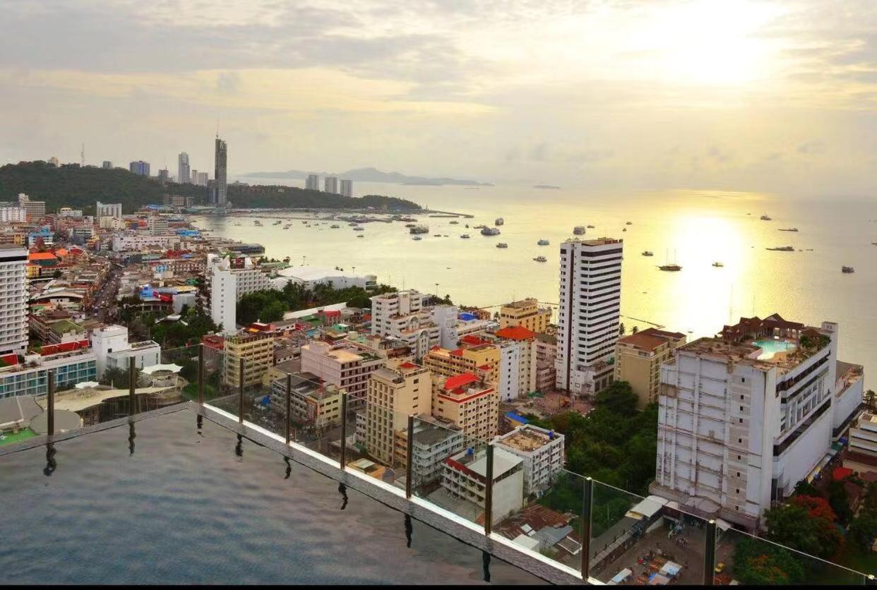The Base Central Pattaya Seaview Exteriér fotografie