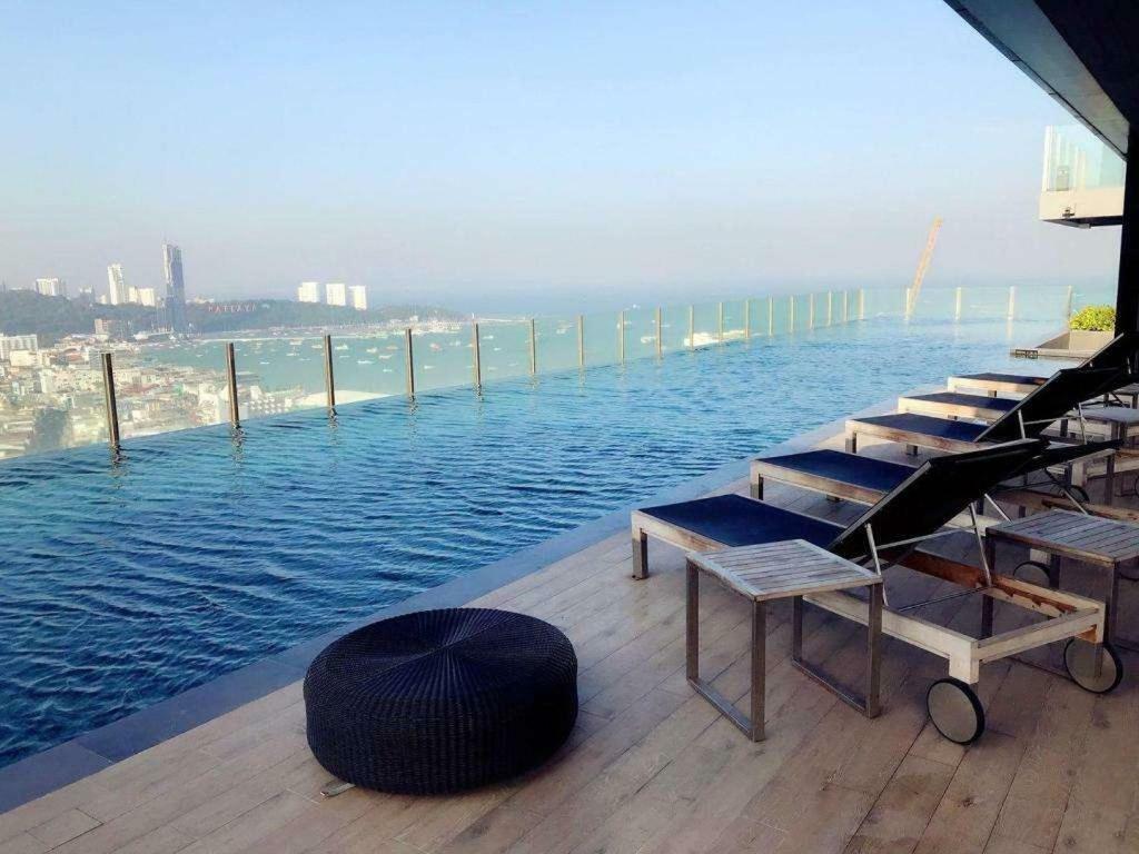 The Base Central Pattaya Seaview Exteriér fotografie